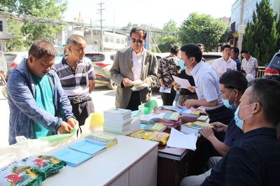 陽(yáng)新縣開展“送農(nóng)資、送政策、送技術(shù)”下基層活動(dòng)，同步提供法律咨詢助力鄉(xiāng)村振興